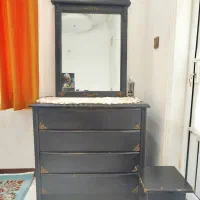 میز آرایش محکم و جنس خوب