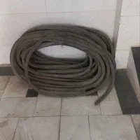 شیلنگ آب و دستگاه ویبراتور