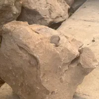 سنگ خاص بسیار کمیاب و عجیب و ساخته دست باستانیان