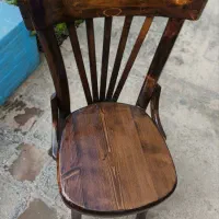 صندلی چوبی