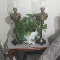 یک جفت چراغ نفتی