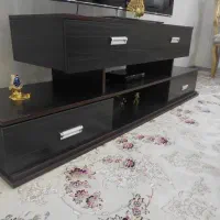 میز تلویزیون درحد نو ،ام دی اف قدیمی