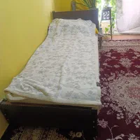 تخت یک نفر با تشک یک نفر رویال در حد نو