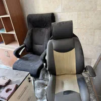 کمد ایستاده و صندلی