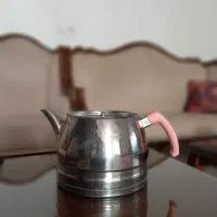 یک عدد کتری استیل جنس عالی