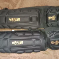 ساق پا و کیسه بکس بچگانه