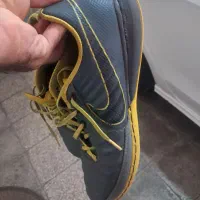 کفش کتونی سالنی