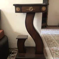 میز تلفن و ساعت ایستاده
