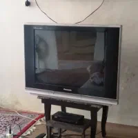 دو عدد تلویزیون و یک دستگاه سی دی