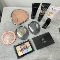 ۱۰ عدد لوازم آرایشی اصل دبورا و ....