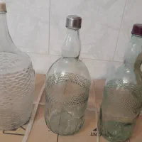 تعدادی شیشه مخصوص ابلیمو وآبغوره