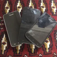 سه عدد گوشی ی خراب