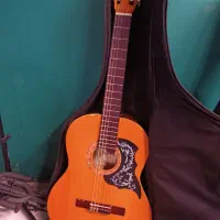 سه عدد گیتار خارجی