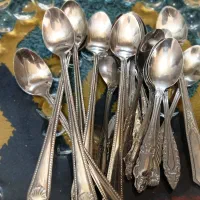 مقداری  چنگال وقاشقا چایخوری