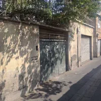 ملک-حیاط-دار-162-متری-دو-باب-مغازه