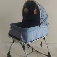 تخت کنار مادر