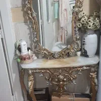 ایینه و میز طرح برنز سالم