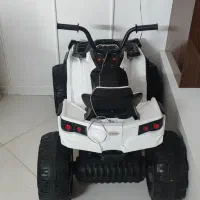 ماشین چهار چرخ دو موتوره