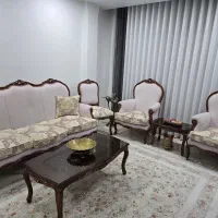 مبلمان فرانسوی با چوب راش و راحتی