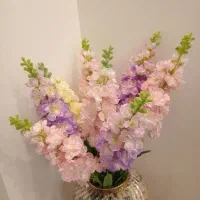 گل وگلدان