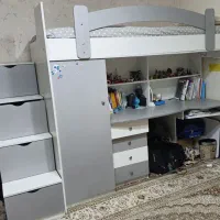 تخت نوجوان