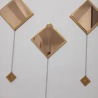 تزیینی و ساعت نگینی