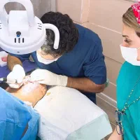 آموزش تخصصی کاشت مو و ابرو توسط مدرس باسابقه