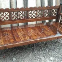 تخت سنتی سه نفره ۱۶۰ در ۶۰ رنگ شده براق