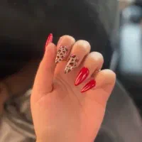 کاشت ناخن ارزان و تضمینی (بلوار اتحاد)