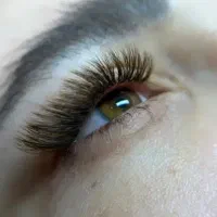 آموزش.کاشت و اکستنشن مژه تخصصی توسط مربی کرمان