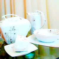 سرویس چینی برند معروف ۱۰۷ پارچه(فروش فوری)