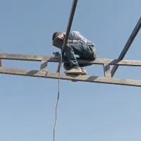 استاد کار هستم در پیش قلعه