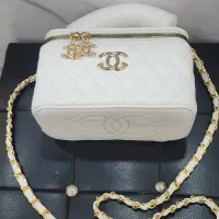 کیف دوشی/آرایشی طرح شنل(مدل ونتی/دارای آینه)