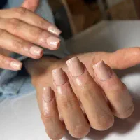 کاشت ناخن با قیمت استثنایی فقط و فقط هزینه مواد