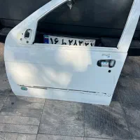 در جلو راننده تیبا بیرنگ  سفید