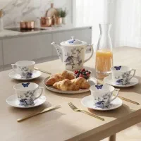قوری و ۴ عدد فنجان و نعلبکی