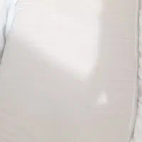 گهواره کنار تخت مادر