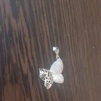 آویز پروانه