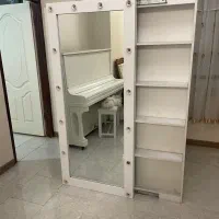 کمد و آینه چراغدار