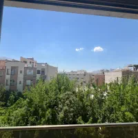 دفتر-اداری-با-دید-بینظیر-خیابان