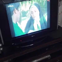 یع عدتلویزون قدیمی سالم