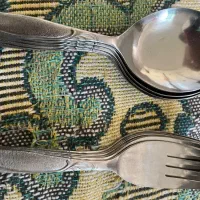 یک دست قاشق و چنگال استیل قدیمی