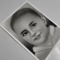 نقاشی چهره سیاه قلم
