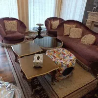 مبلمان راحتی ۷ نفره با دو پاف و میز وسط با شیشه نو