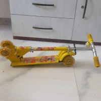 اسکوتر و کامیون کودک