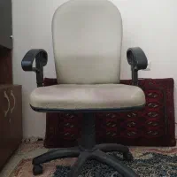 صندلی و میز کامپیوتر