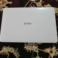 لبتاپ asus ایسوز با وسایل و کارتن