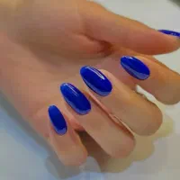 ترمیم و کاشت و طراحی ناخن