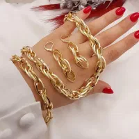 سرویس شنل انگشتر گوشواره ورساچه کاشان