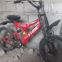 دوچرخه و فوتبال دستی